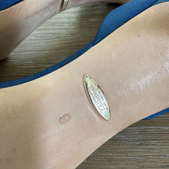 BADGLEY MISCHKA women’s stormy blue Candace Embellished Pumps Heels shoes size 9 - Picture 6 of 10